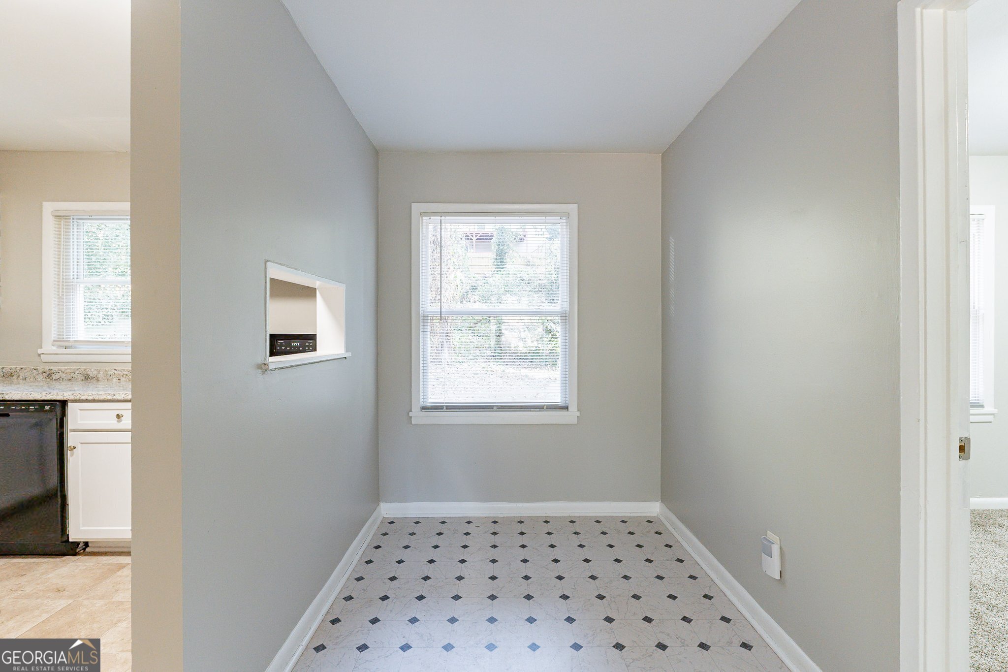 2196 Swallow Circle Se Property Photo 7