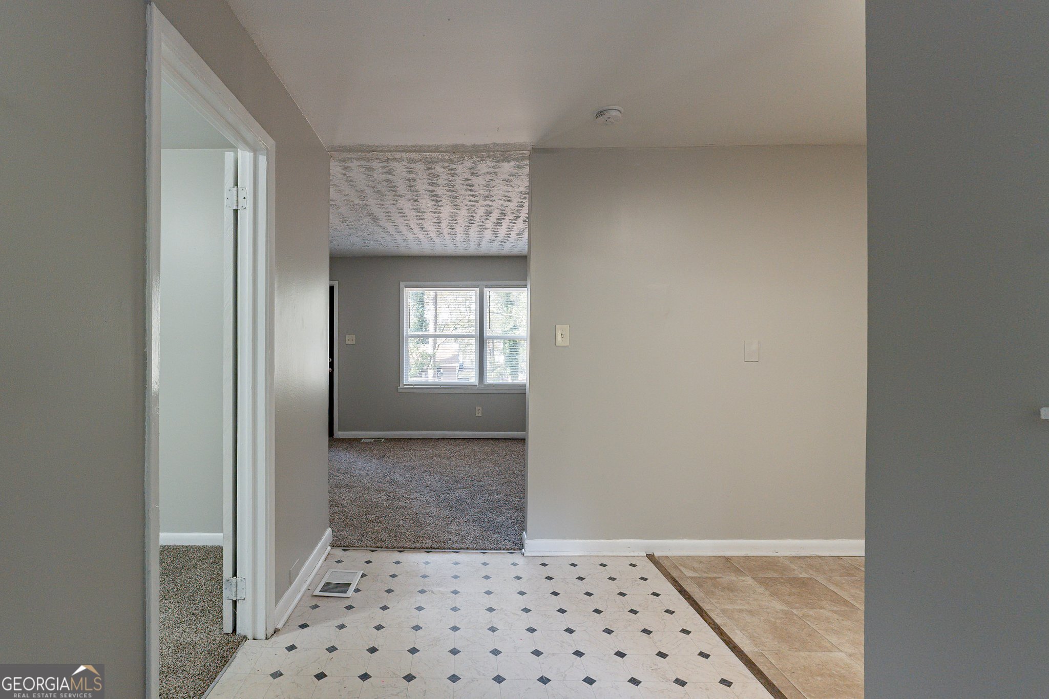 2196 Swallow Circle Se Property Photo 8