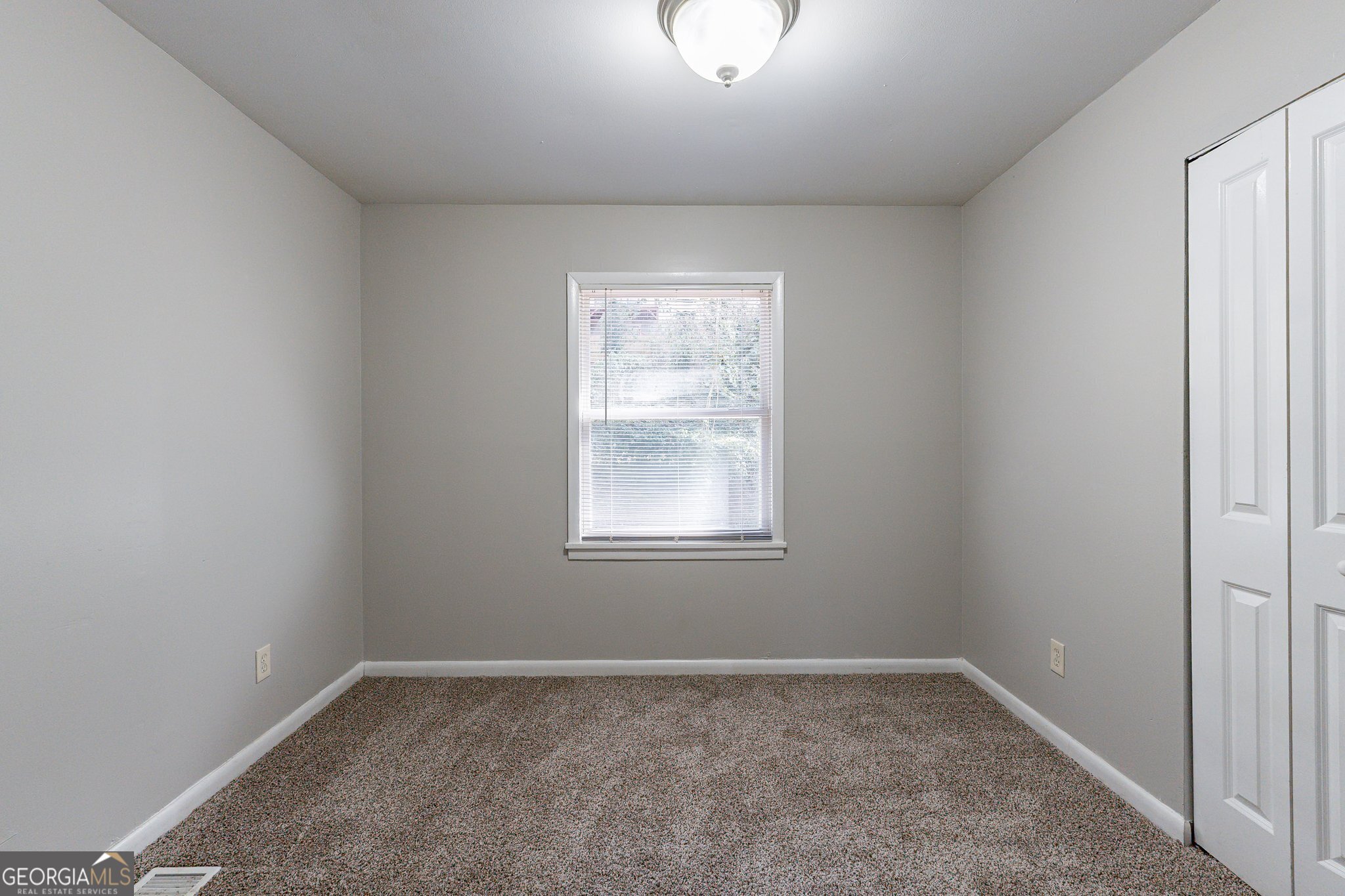 2196 Swallow Circle Se Property Photo 12