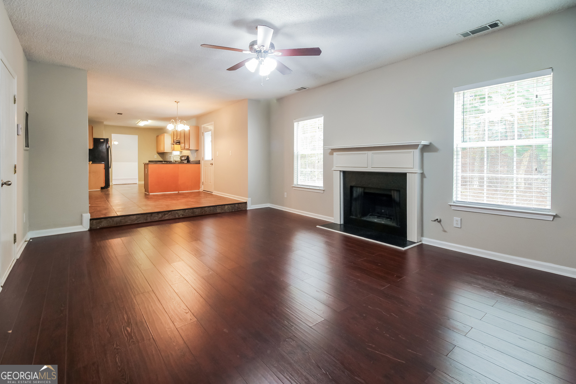 6899 Dalehollow Drive Property Photo 7