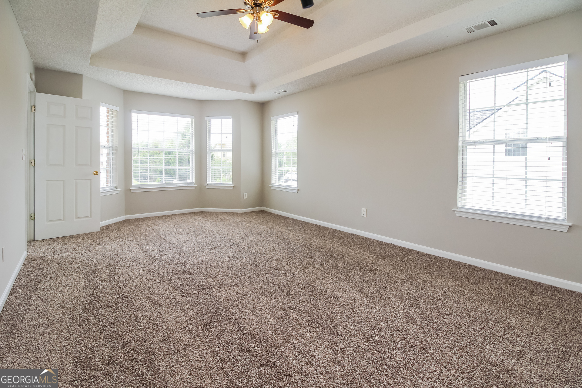 6899 Dalehollow Drive Property Photo 9