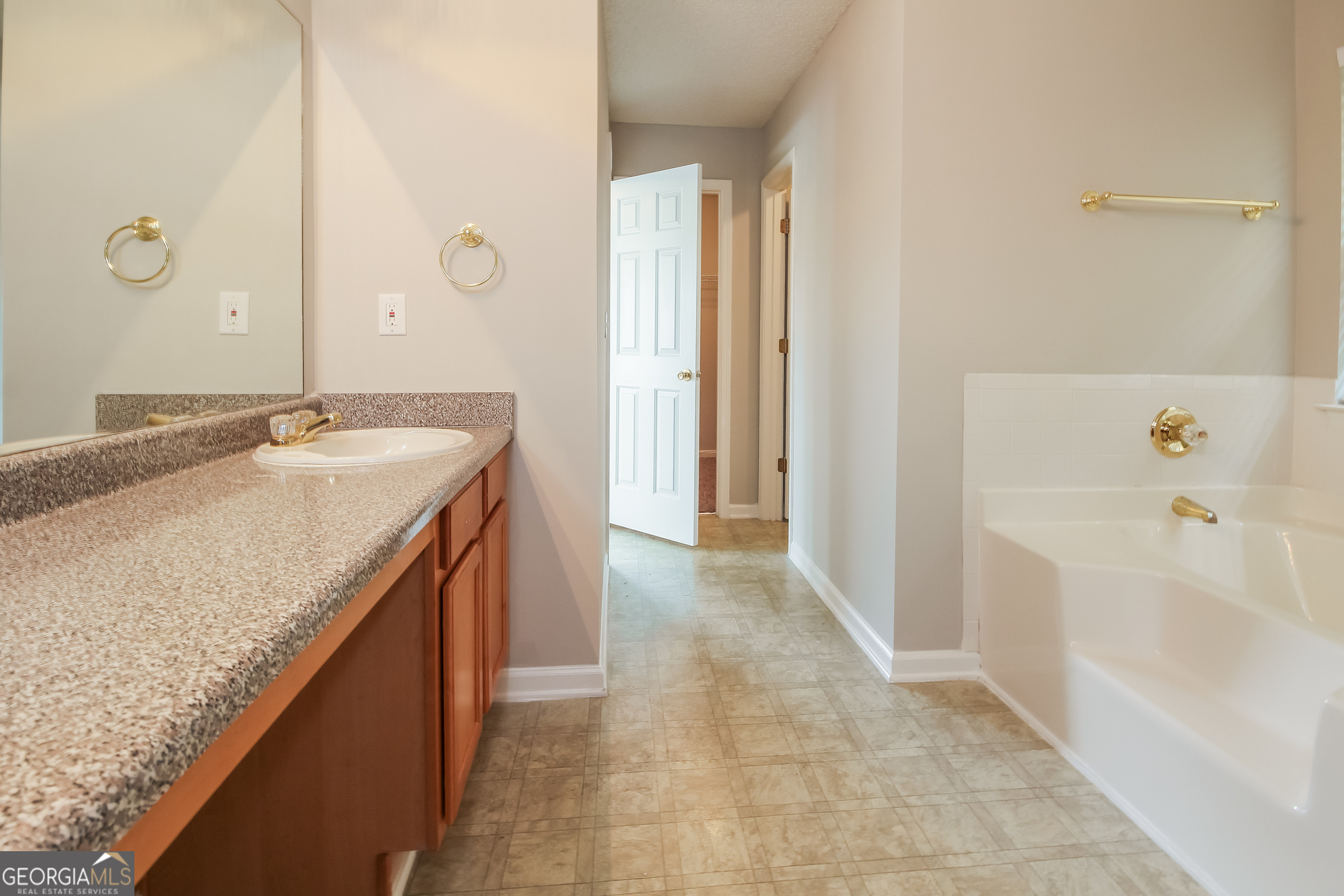 6899 Dalehollow Drive Property Photo 10