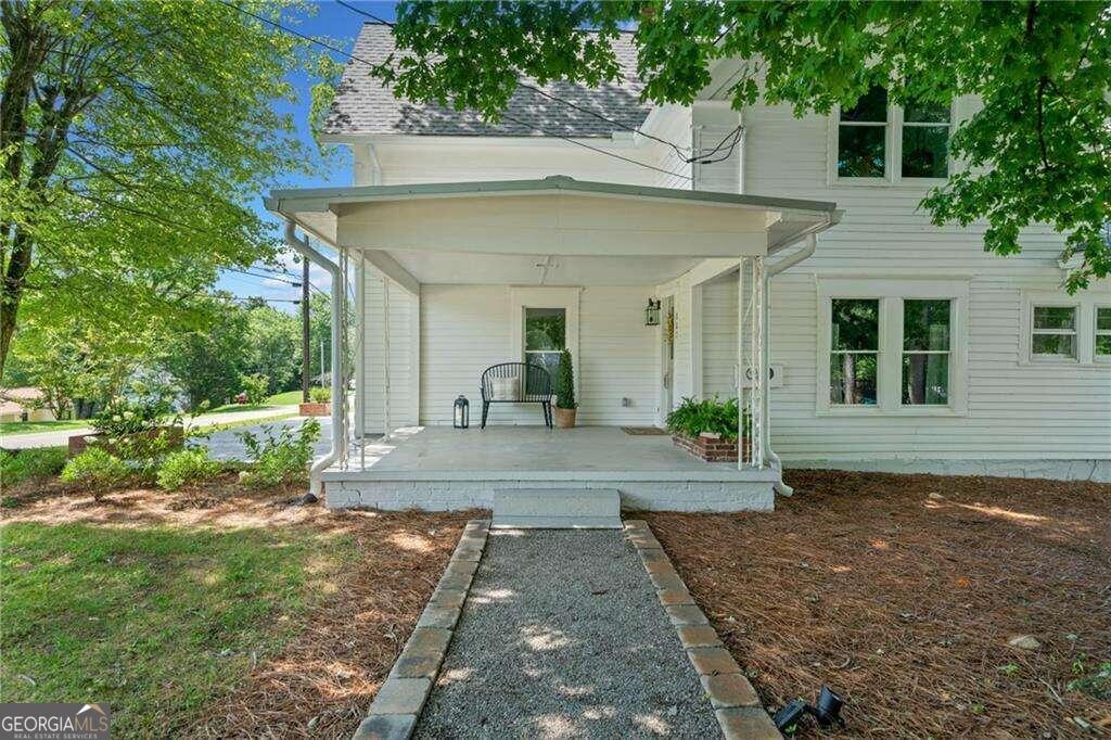 887 Old Canton Road Property Photo 2