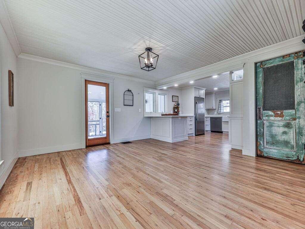 887 Old Canton Road Property Photo 8