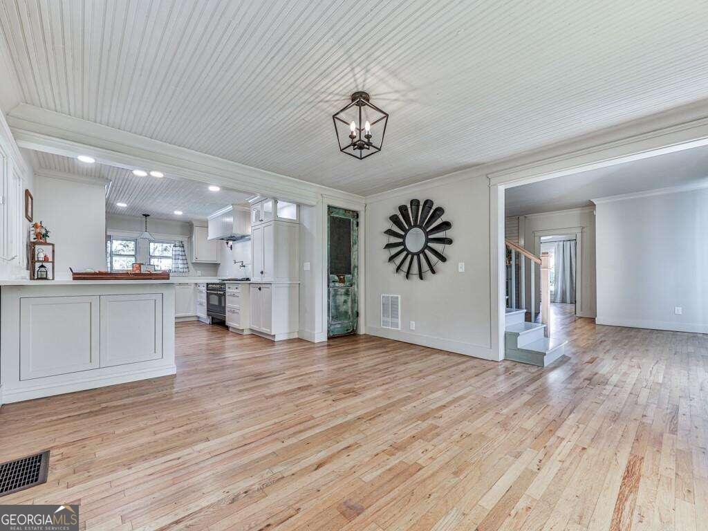 887 Old Canton Road Property Photo 9