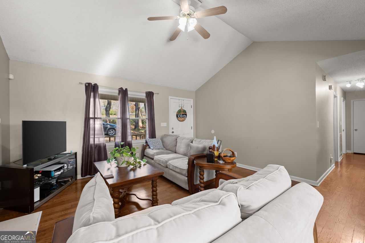 606 Etowah River Road Property Photo 3