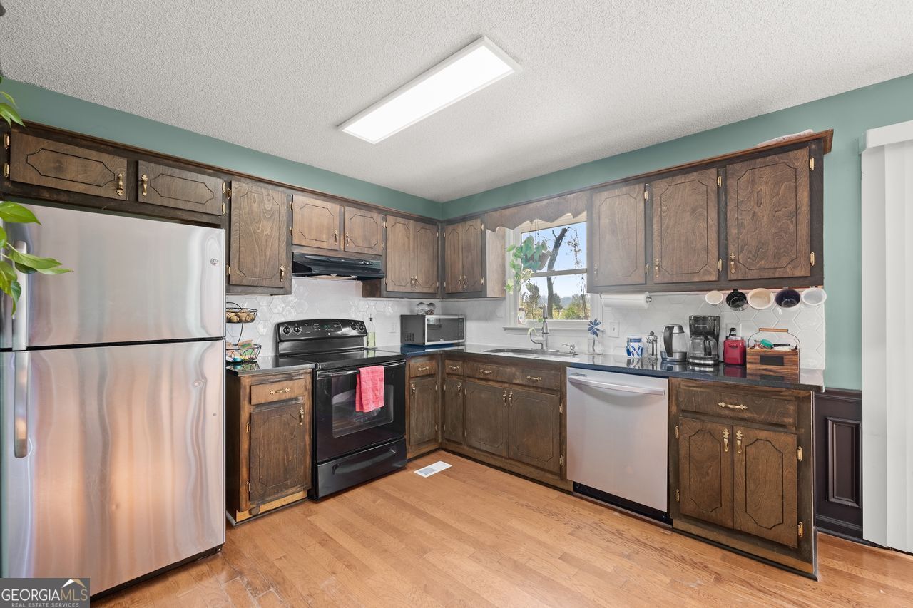 606 Etowah River Road Property Photo 6