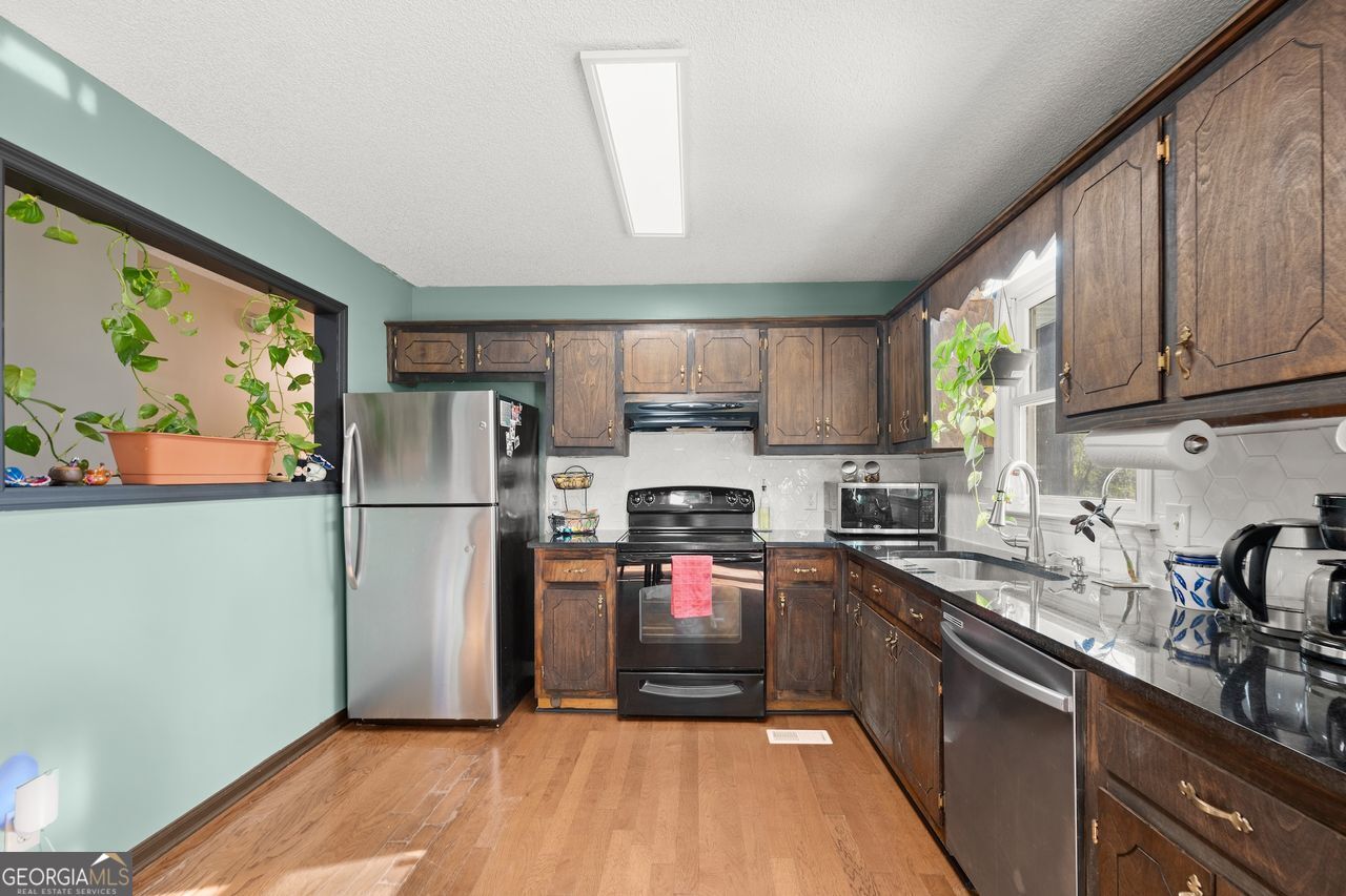 606 Etowah River Road Property Photo 7