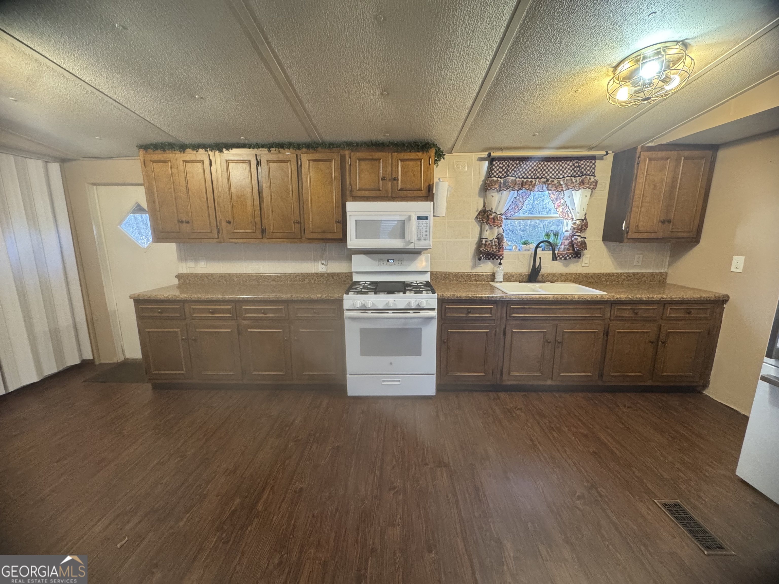 196 River Oak Drive Property Photo 12