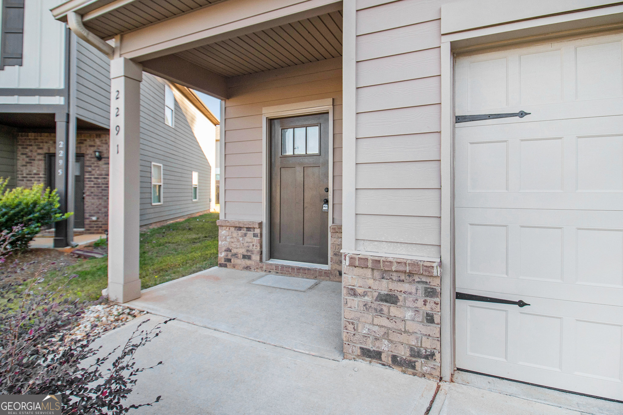 2291 Elise Way Property Photo 4