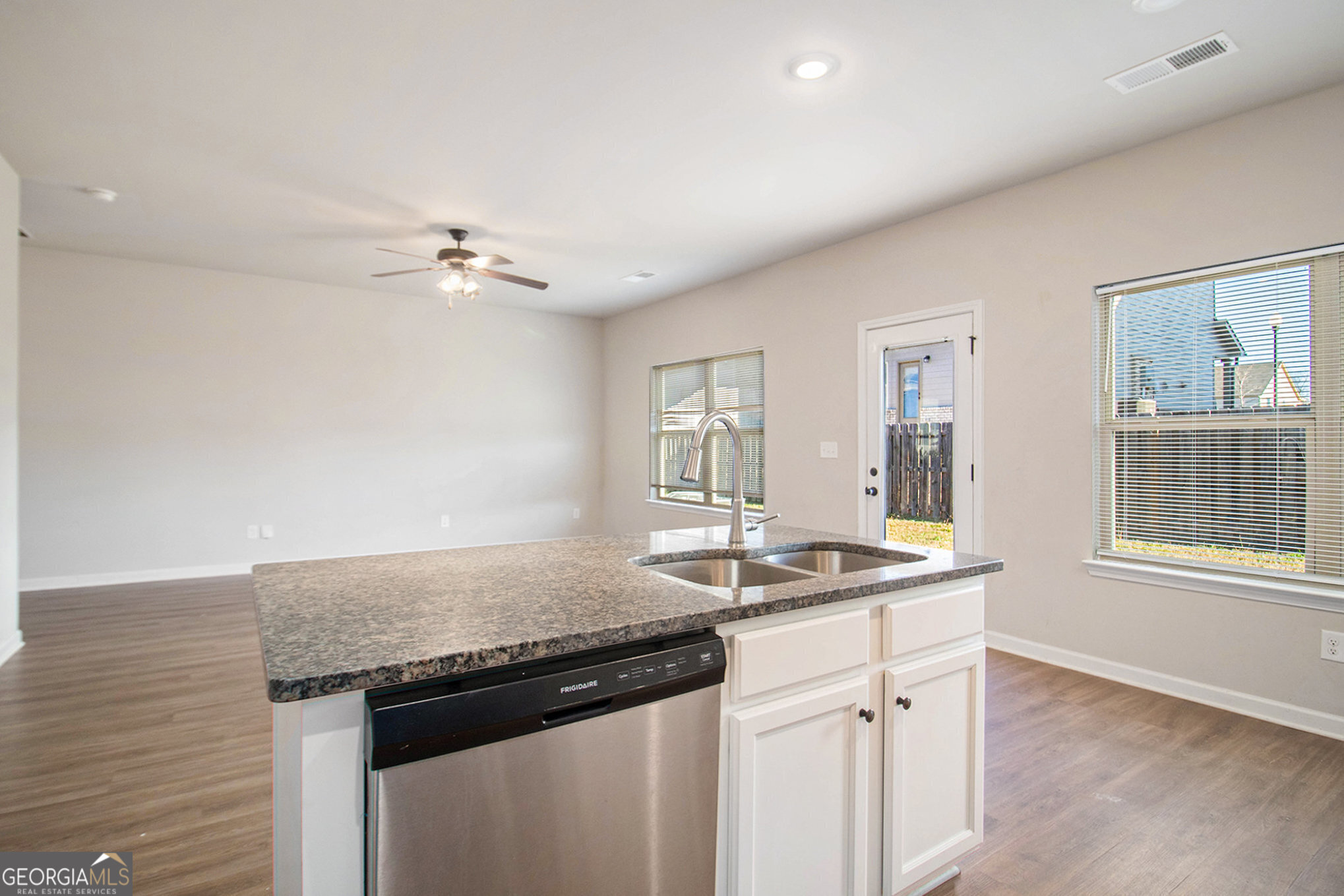 2291 Elise Way Property Photo 8