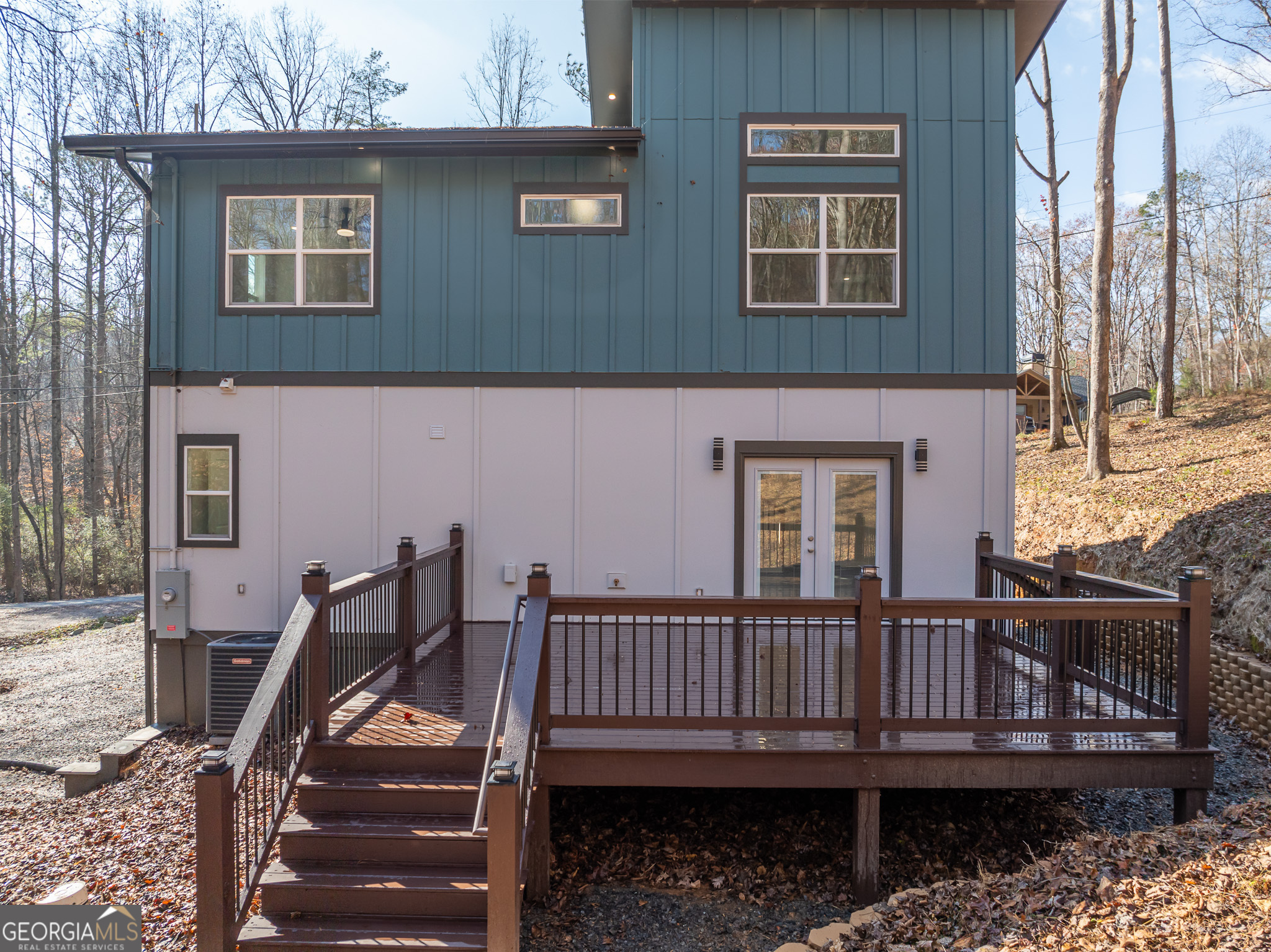 55 Elmwood Circle Property Photo 4
