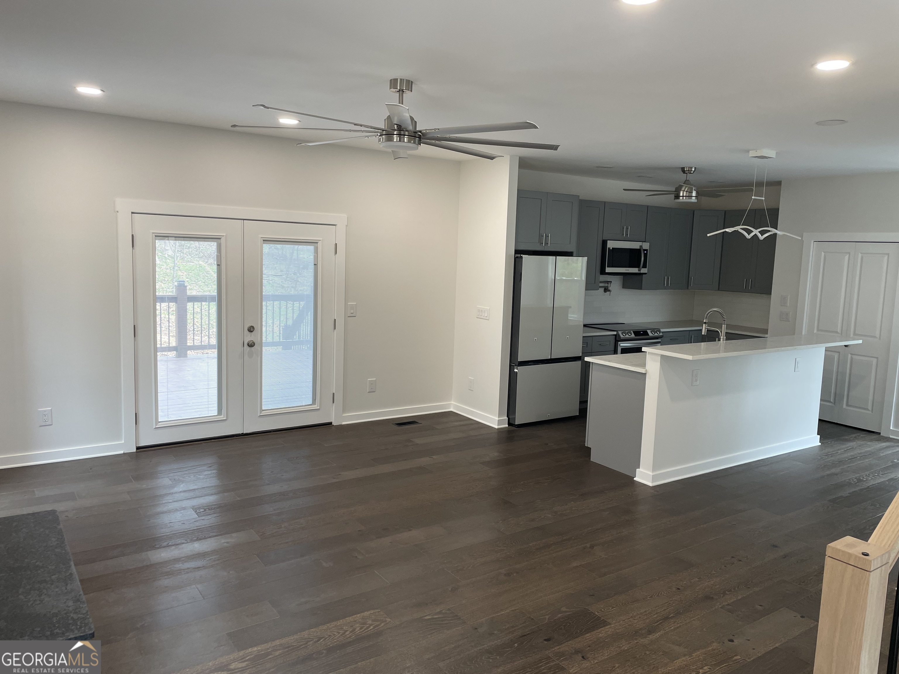 55 Elmwood Circle Property Photo 8