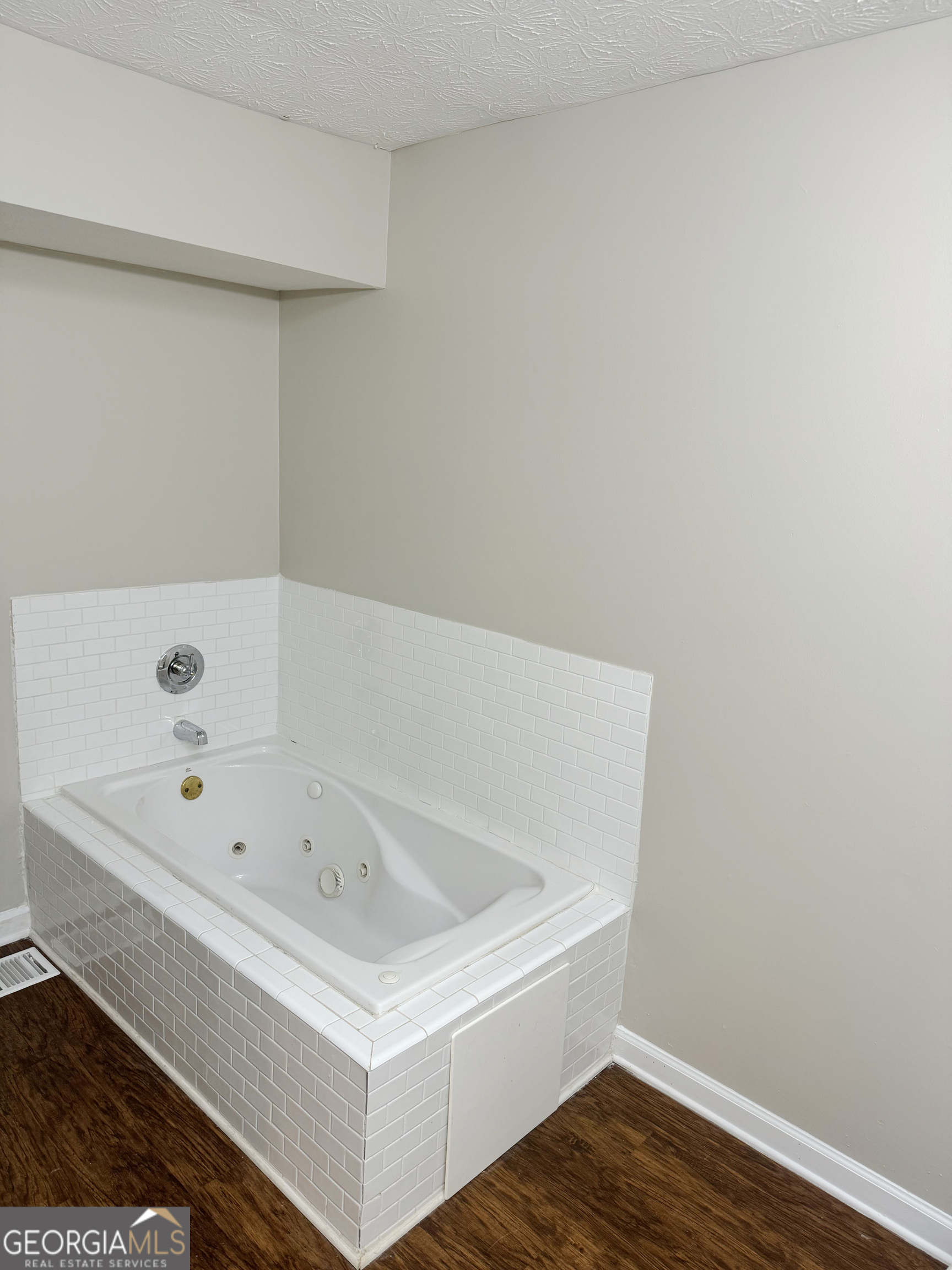 628 Bexton Road Property Photo 13