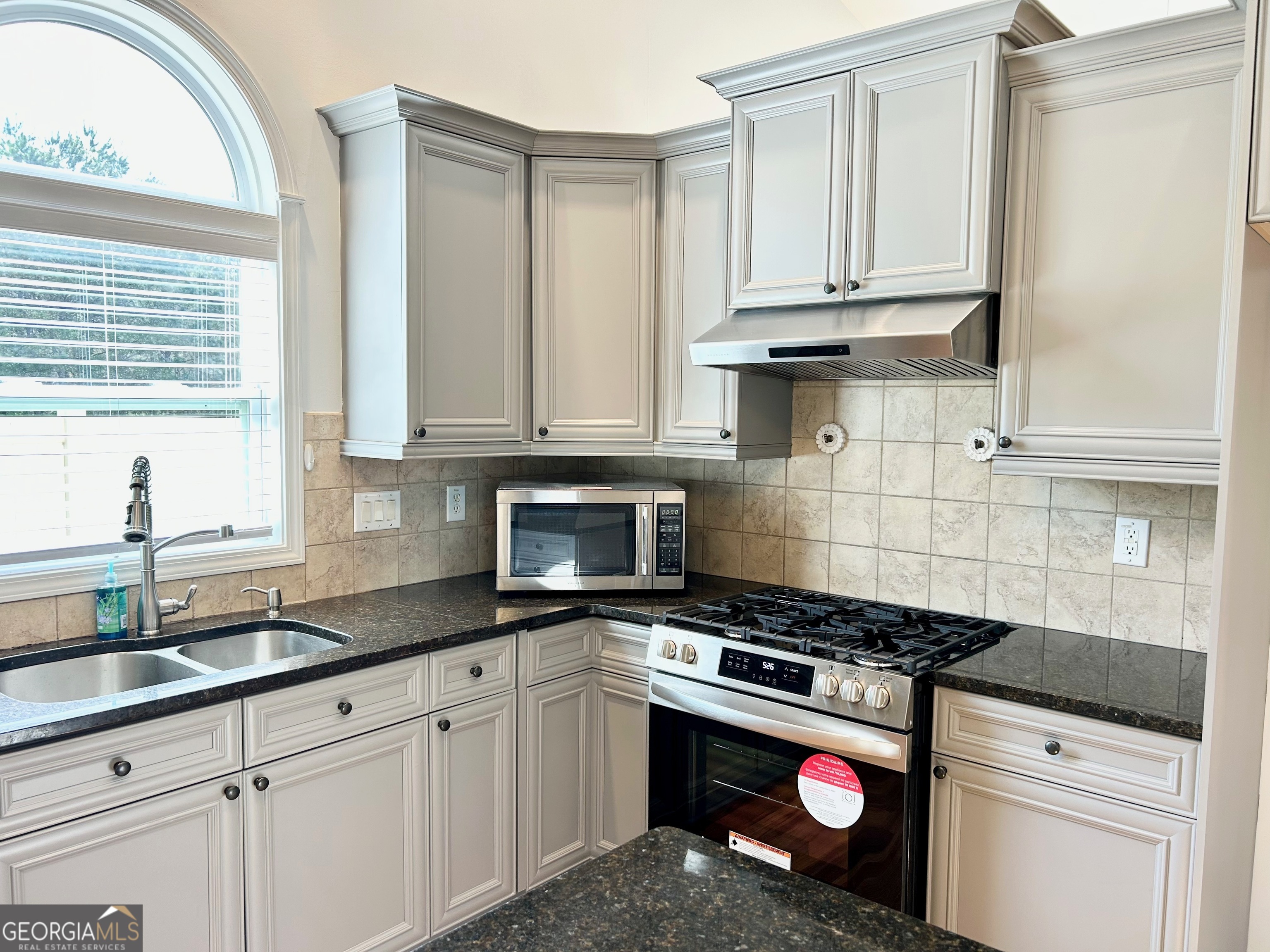 1873 Jameson Circle Property Photo 8
