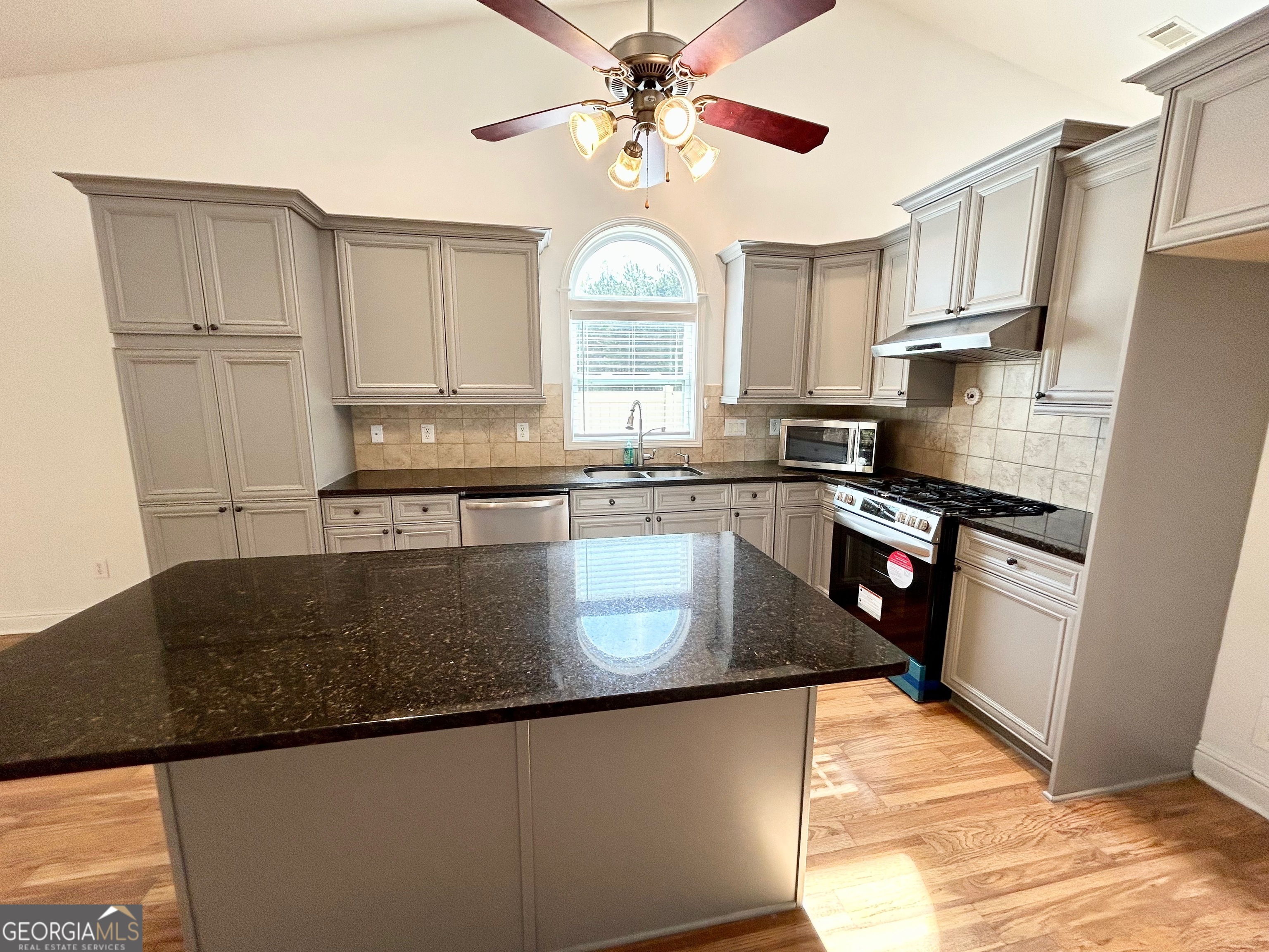 1873 Jameson Circle Property Photo 14
