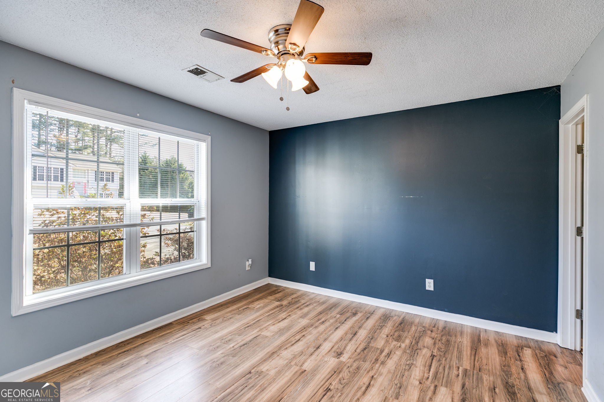 447 Wallace Way Property Photo 15
