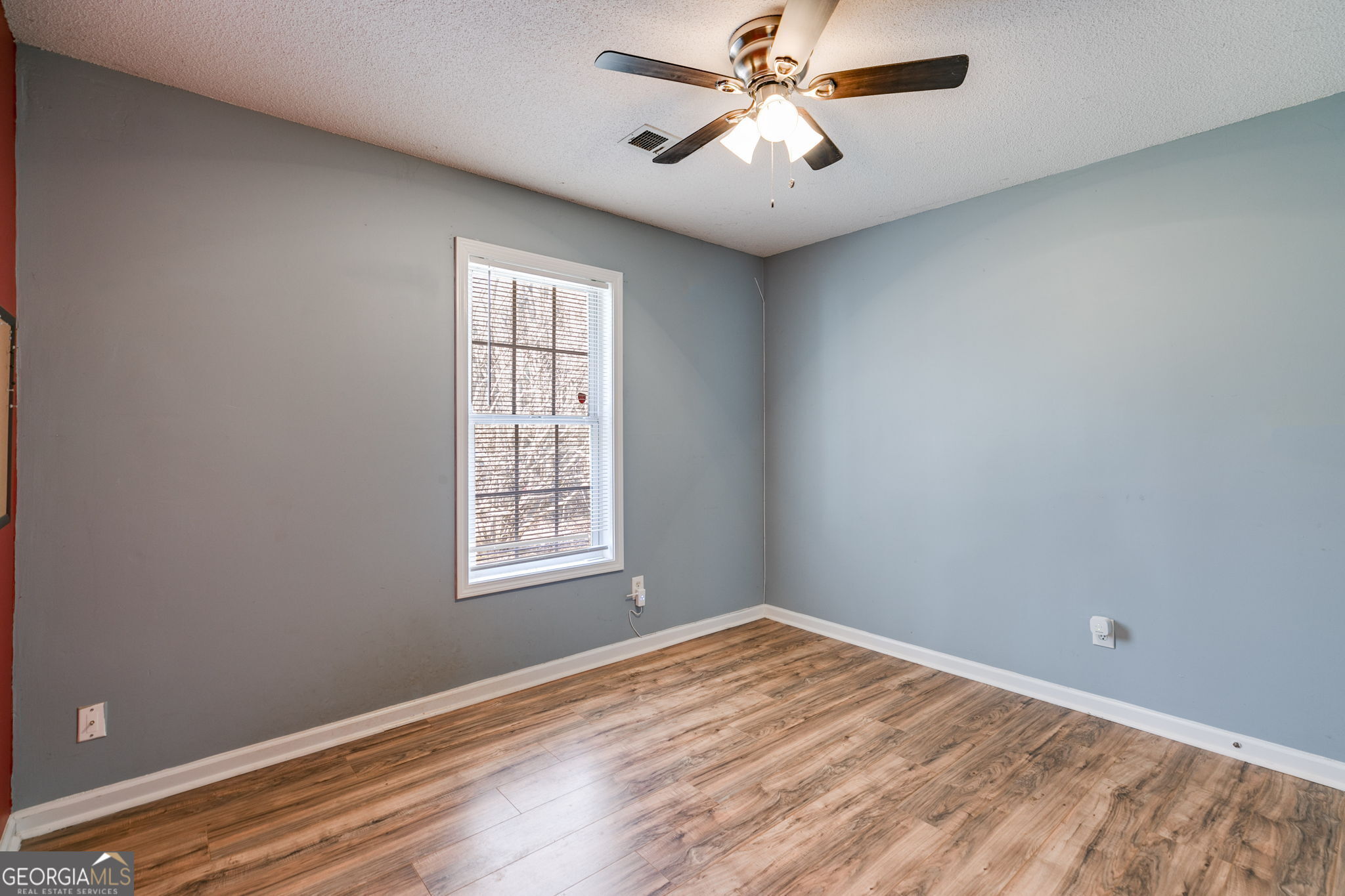 447 Wallace Way Property Photo 18