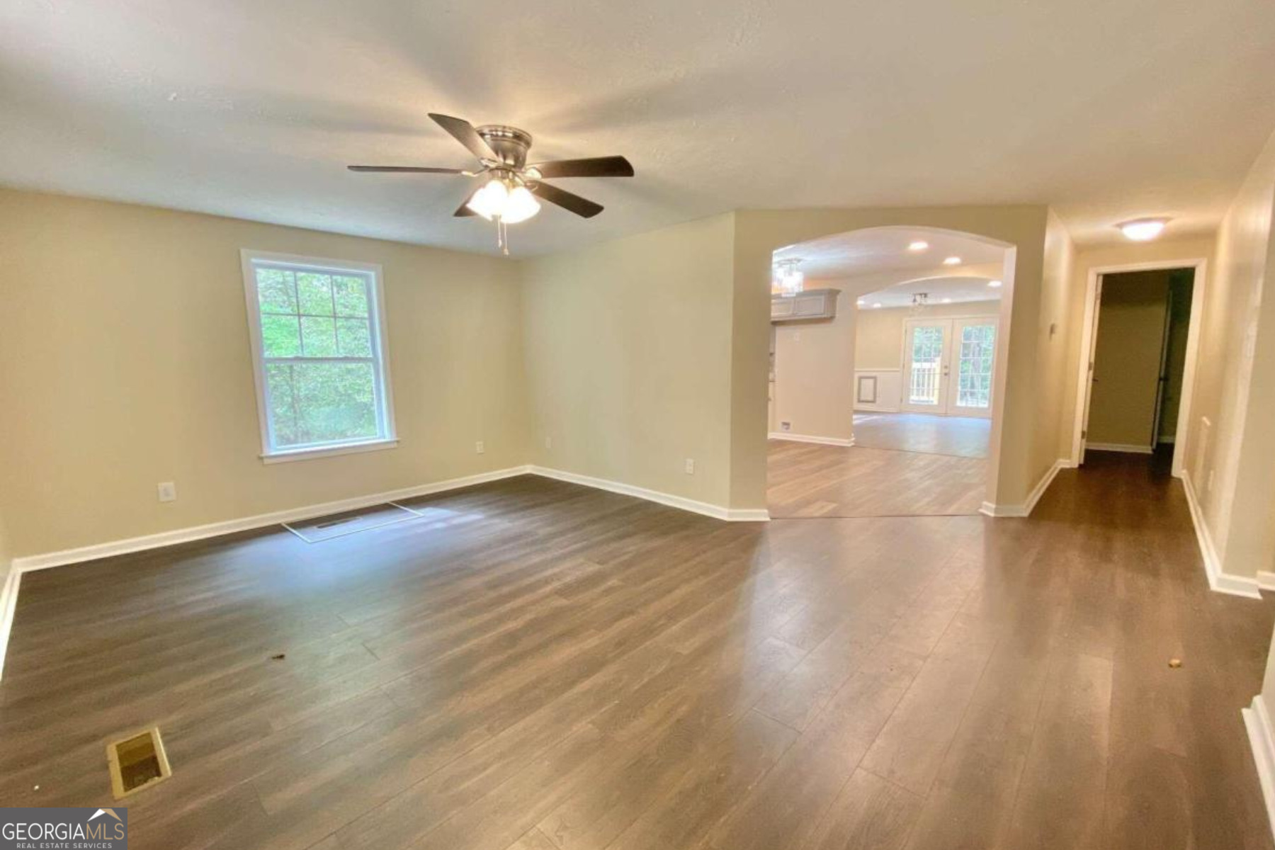 117 N Jefferson Street Property Photo 4
