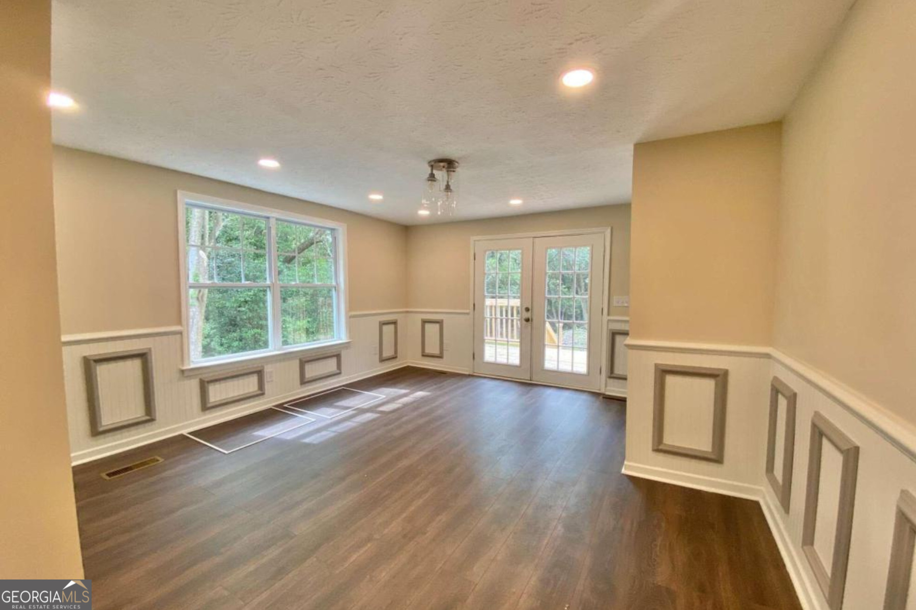117 N Jefferson Street Property Photo 7