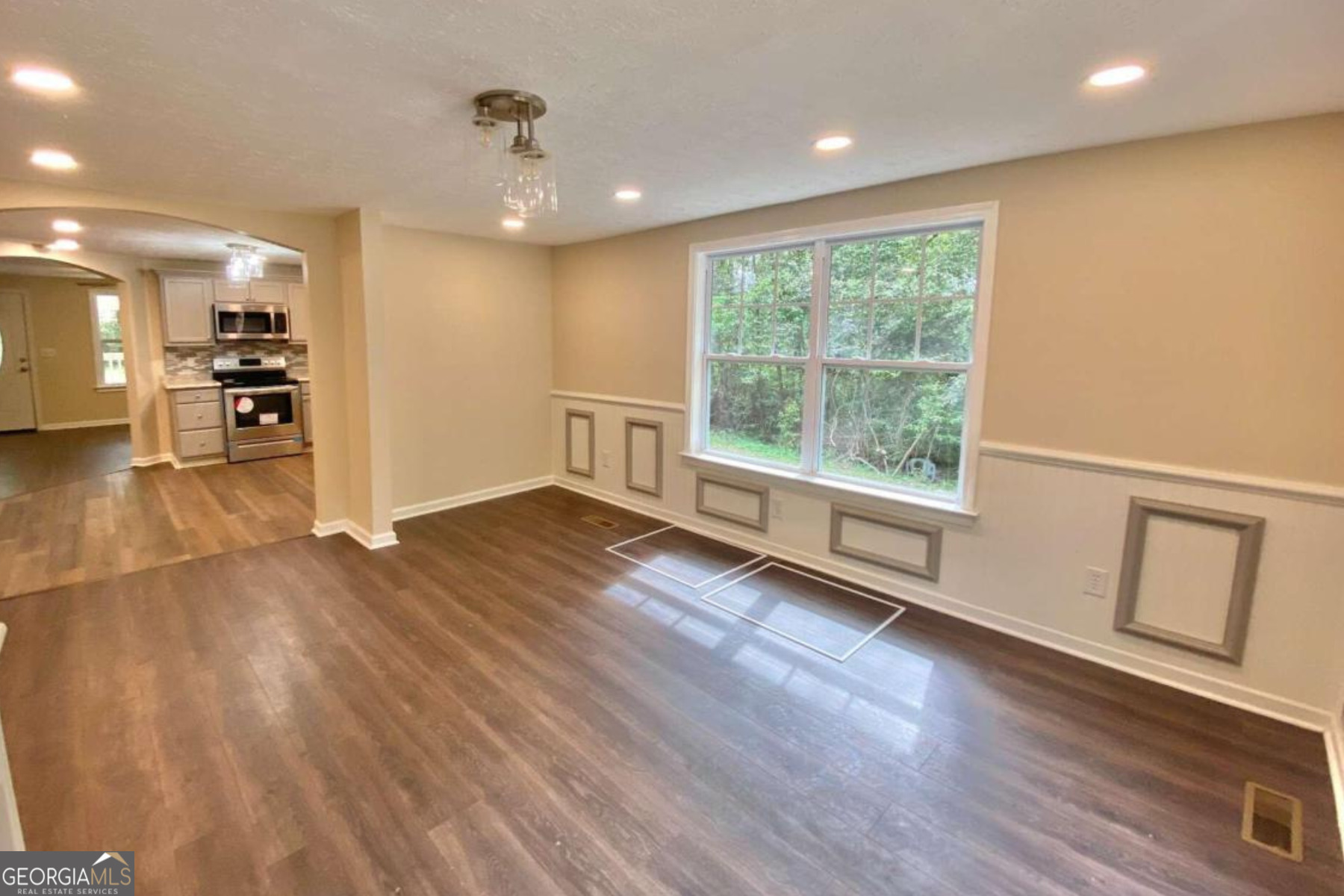117 N Jefferson Street Property Photo 8