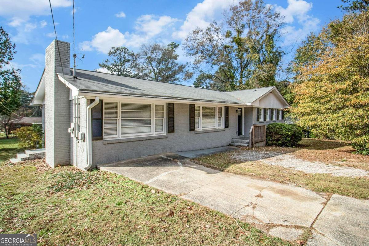 4257 Midway Road Property Photo 2