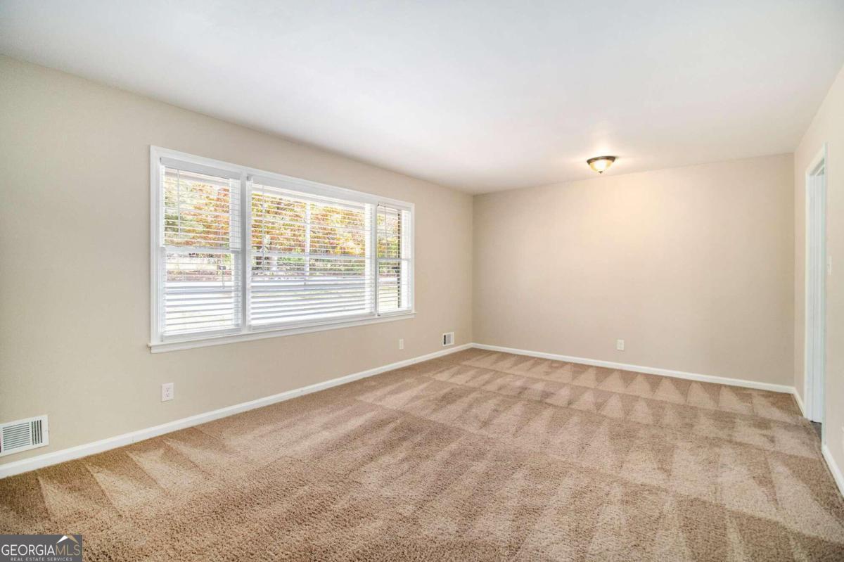 4257 Midway Road Property Photo 4