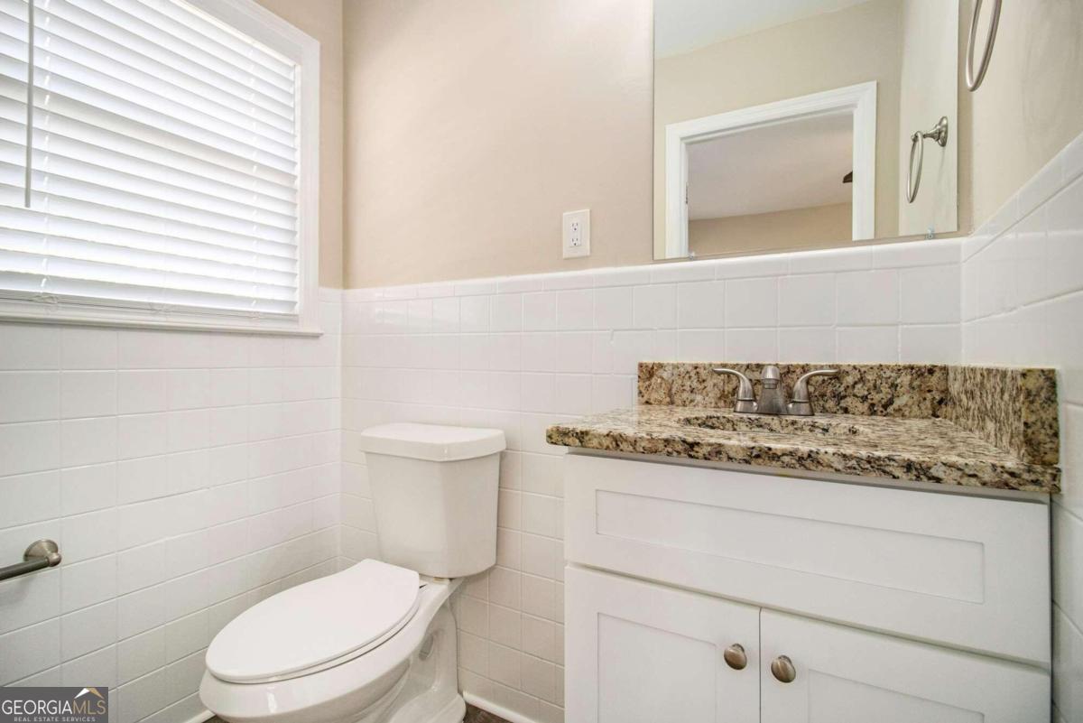 4257 Midway Road Property Photo 8