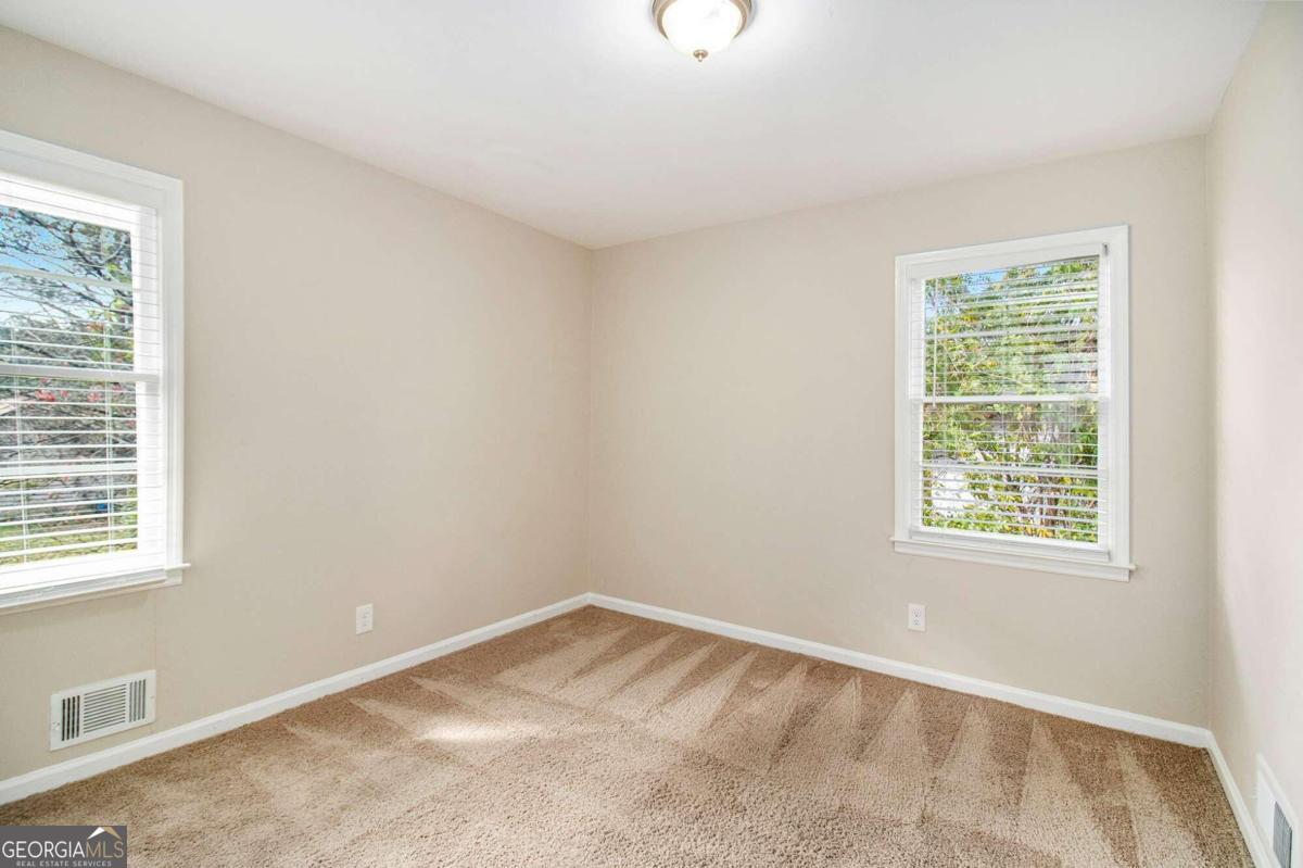 4257 Midway Road Property Photo 9