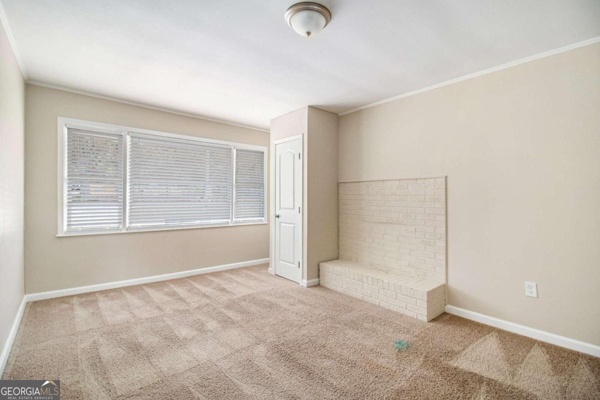 4257 Midway Road Property Photo 12