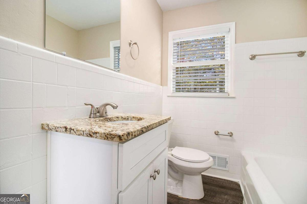 4257 Midway Road Property Photo 13