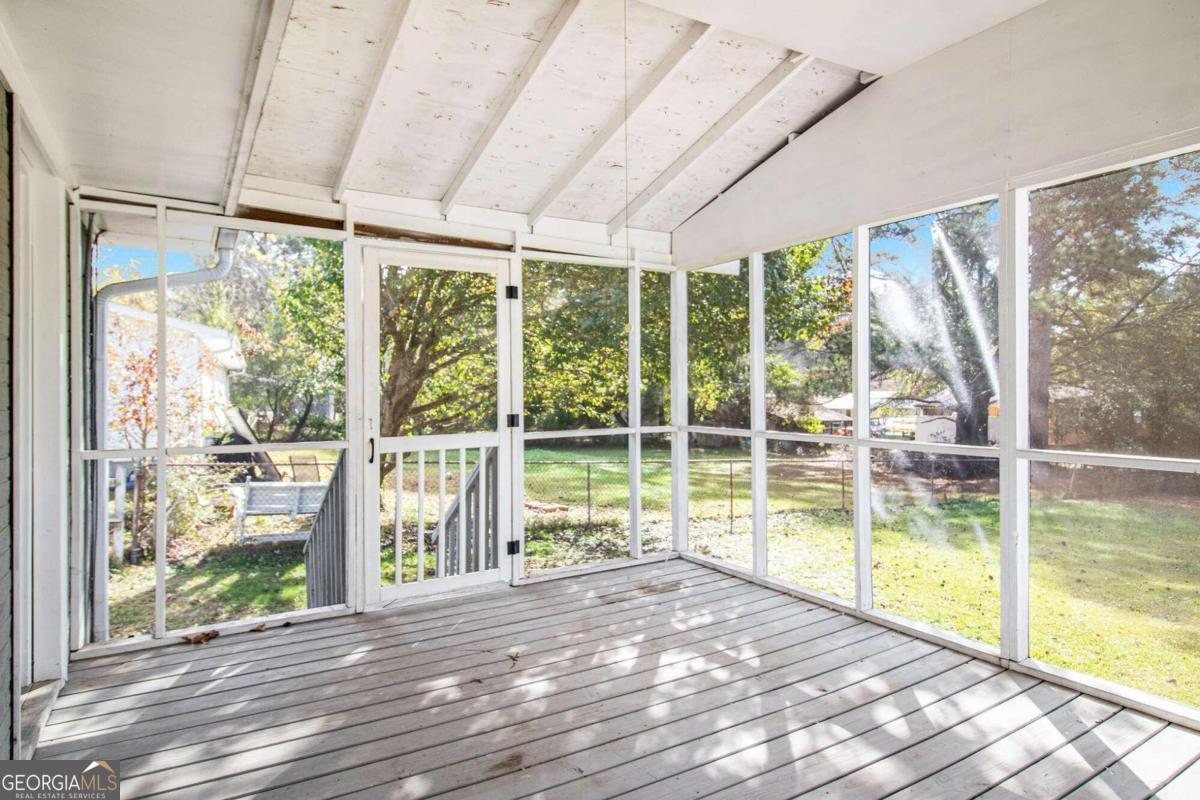 4257 Midway Road Property Photo 14