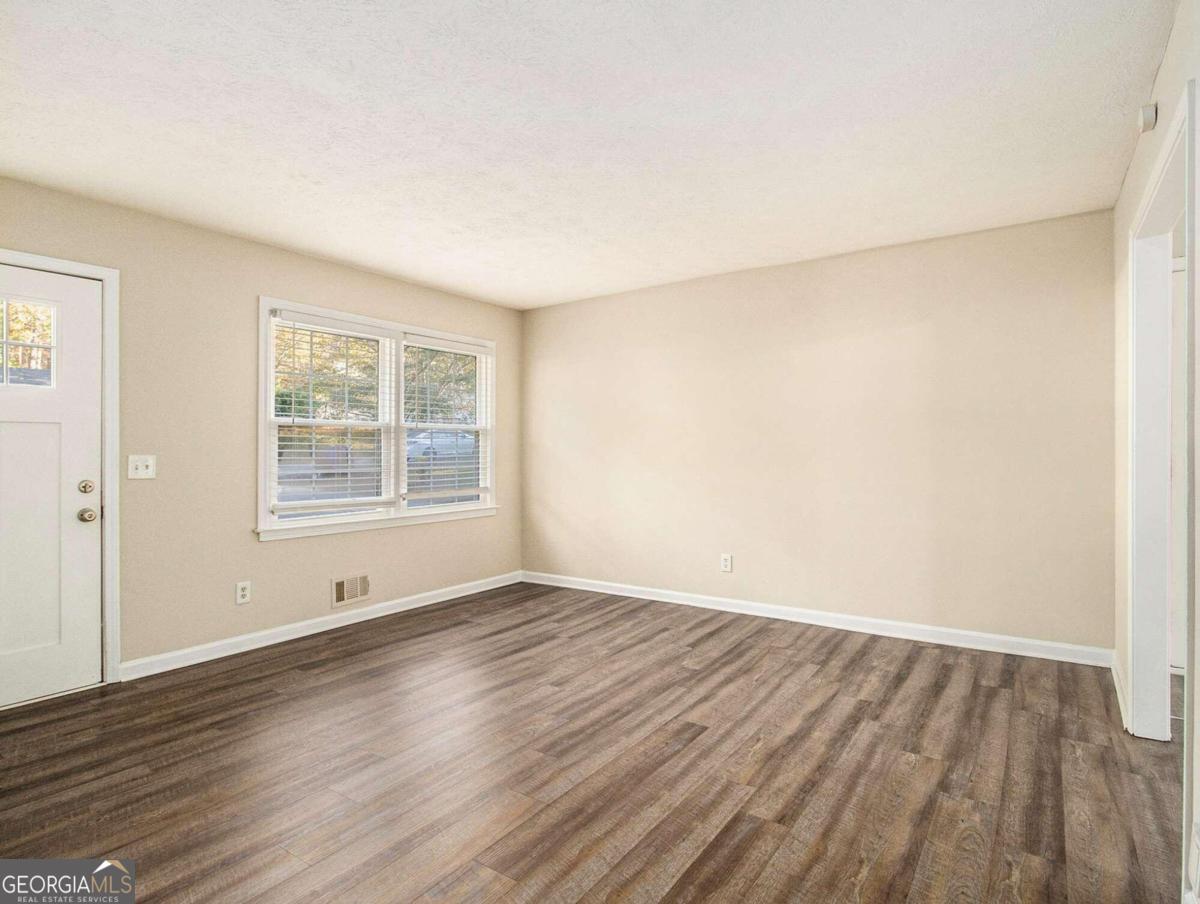 3811 Paul Street Property Photo 4