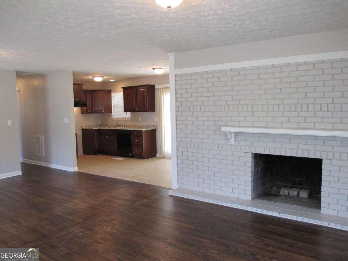 6325 Westbury Road Property Photo 7