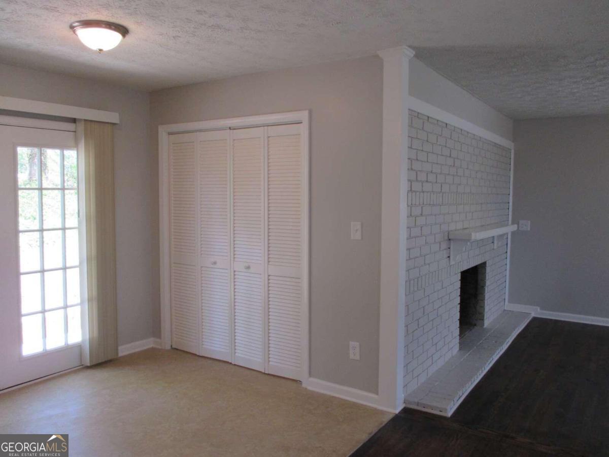 6325 Westbury Road Property Photo 9