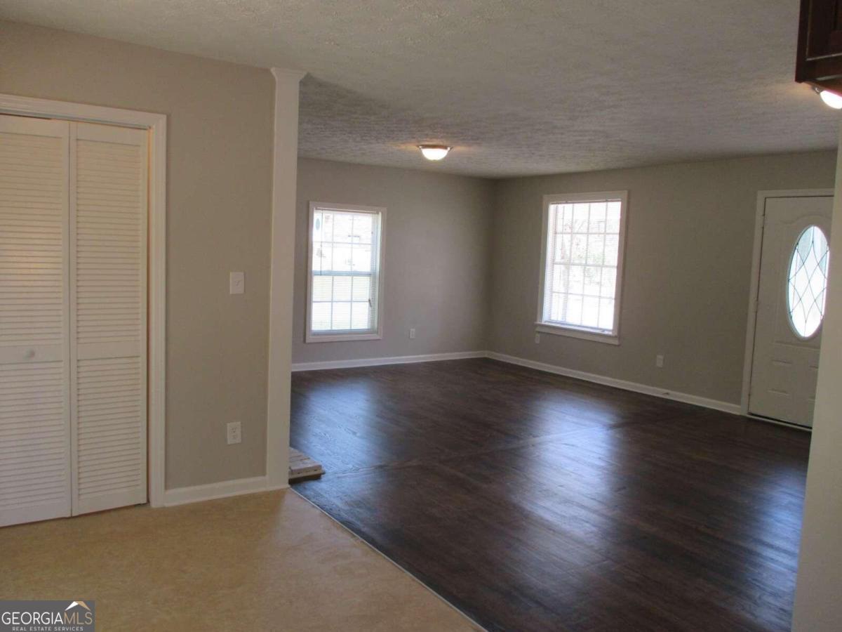 6325 Westbury Road Property Photo 10