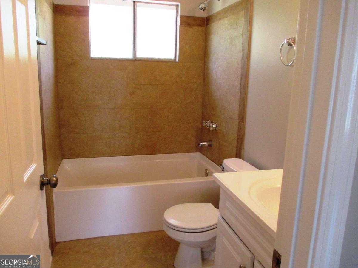 6325 Westbury Road Property Photo 16