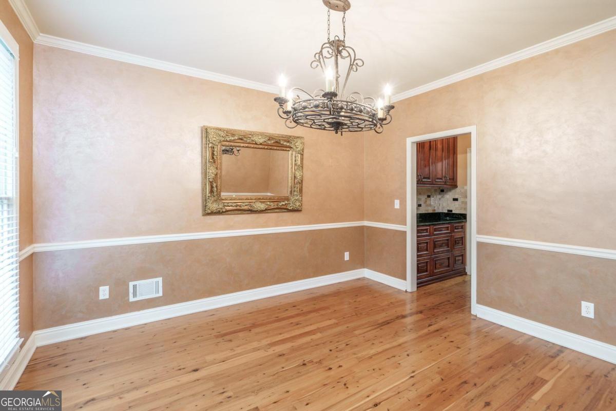 2505 Westchester Way Property Photo 10