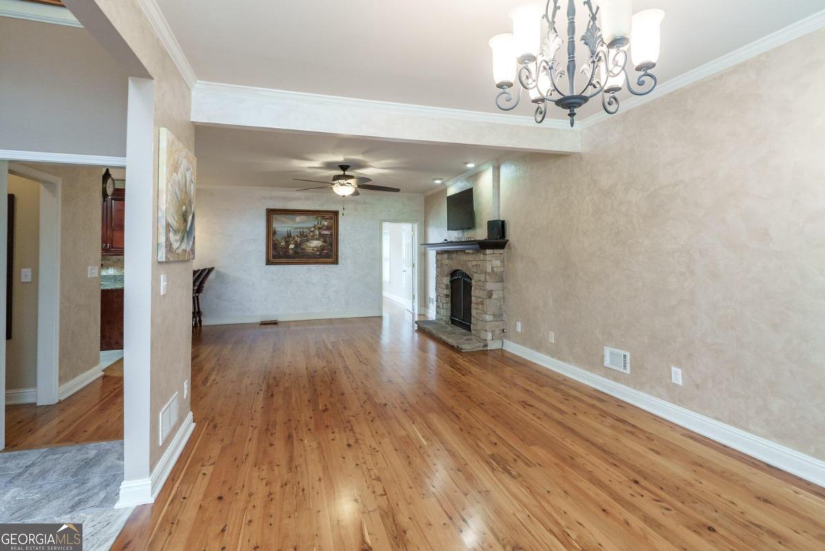 2505 Westchester Way Property Photo 13