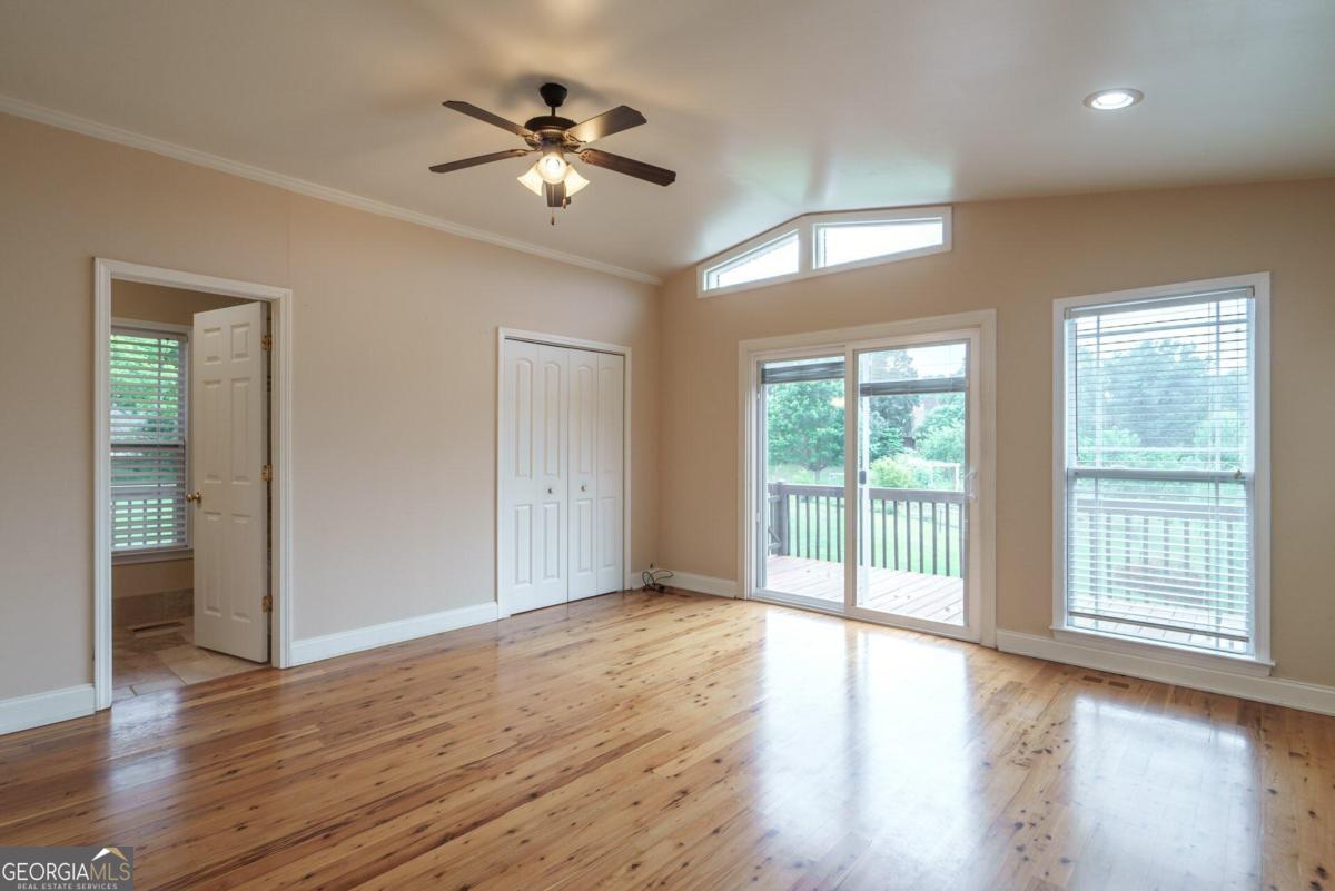 2505 Westchester Way Property Photo 28