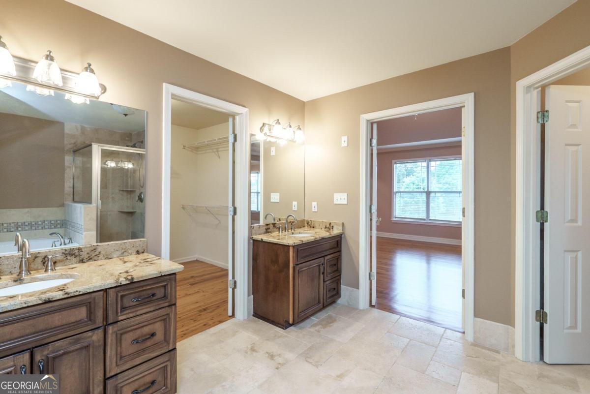 2505 Westchester Way Property Photo 42