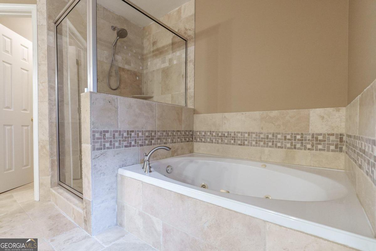 2505 Westchester Way Property Photo 43