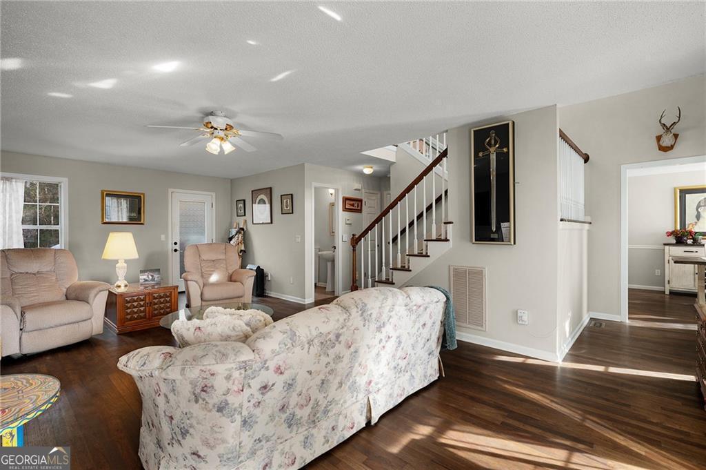 206 Charles Drive Ne Property Photo 7