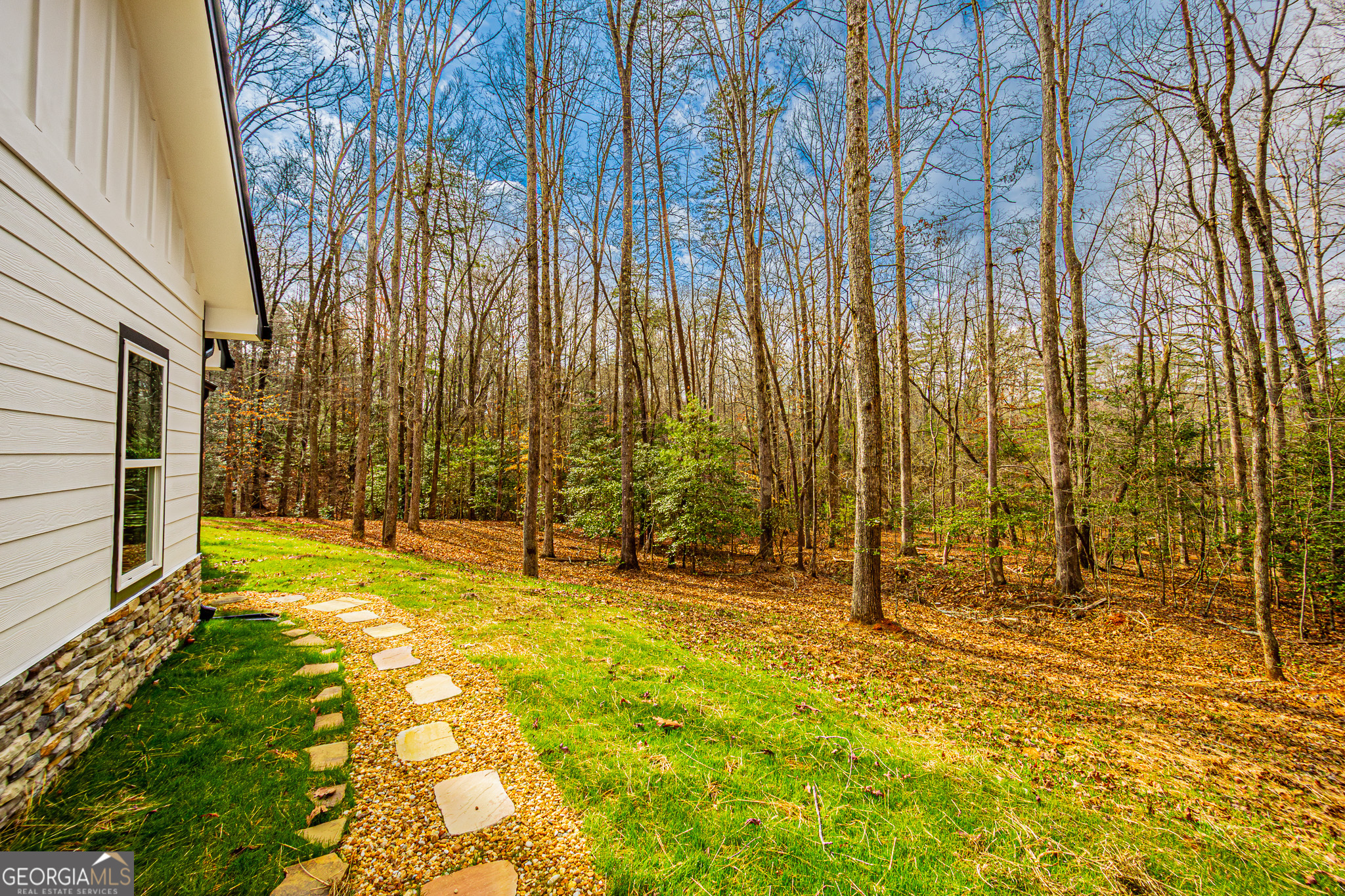 90 Lake Point Drive Property Photo 2
