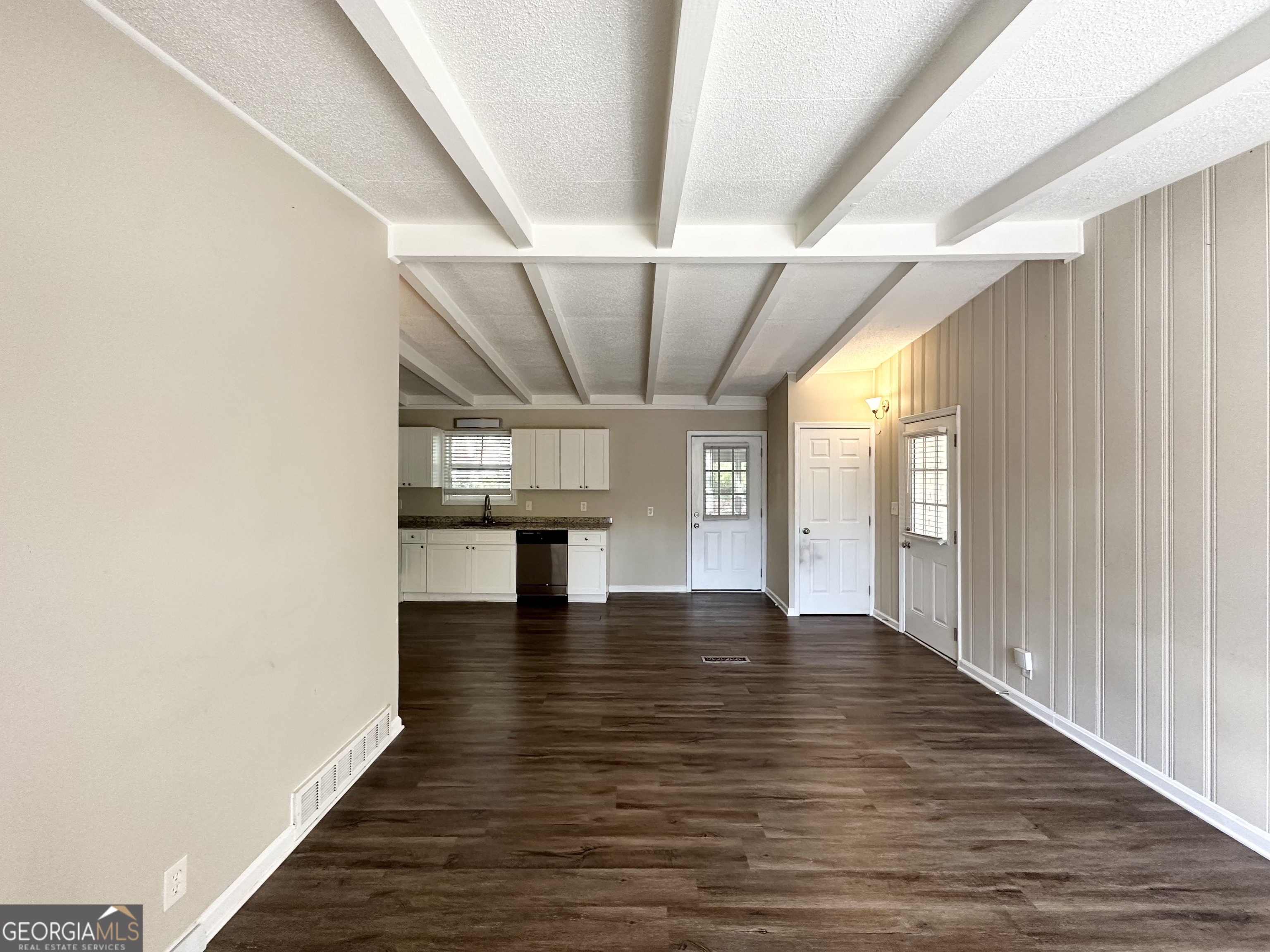 3010 Pasadena Drive Property Photo 3