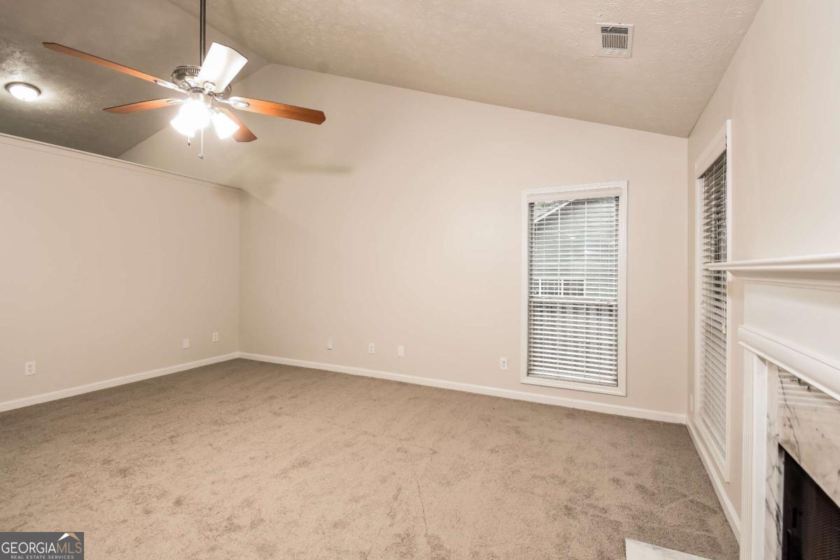 949 Heartwood Circle Property Photo 3