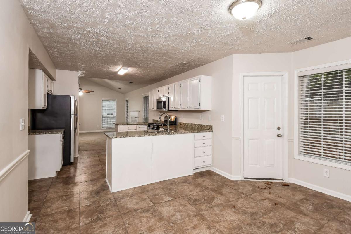949 Heartwood Circle Property Photo 12