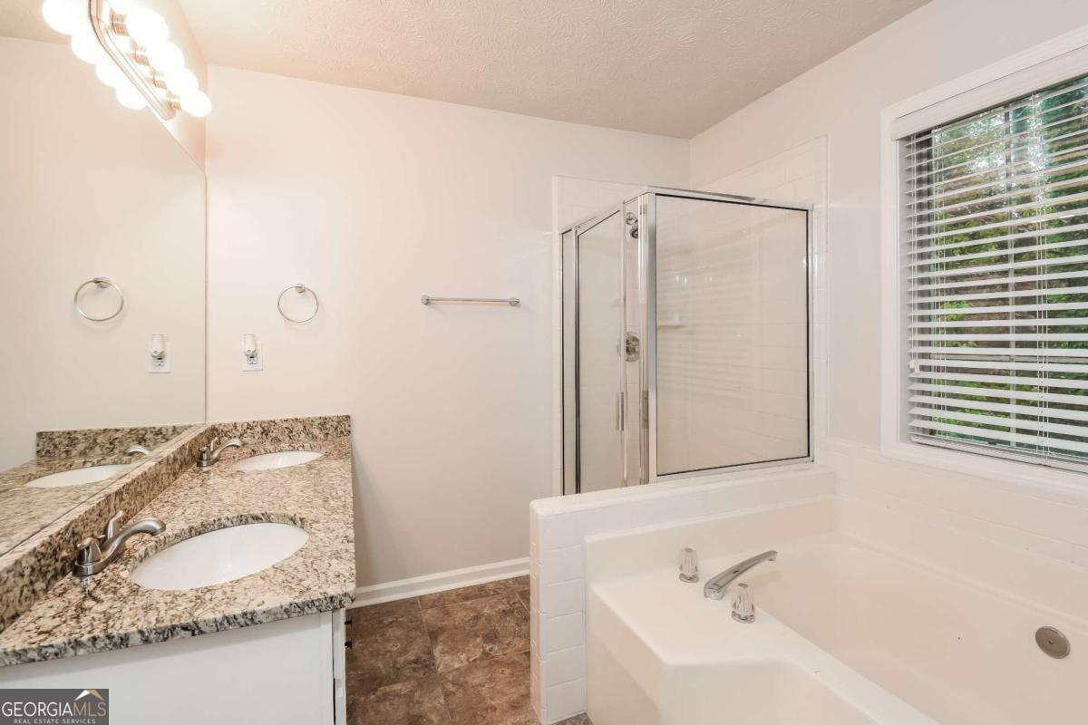 949 Heartwood Circle Property Photo 17