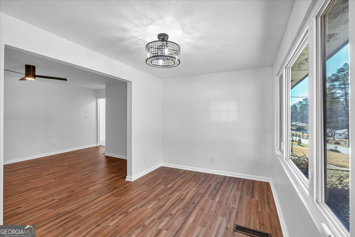 2142 Cloverdale Drive Se Property Photo 2