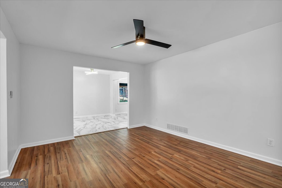 2142 Cloverdale Drive Se Property Photo 7
